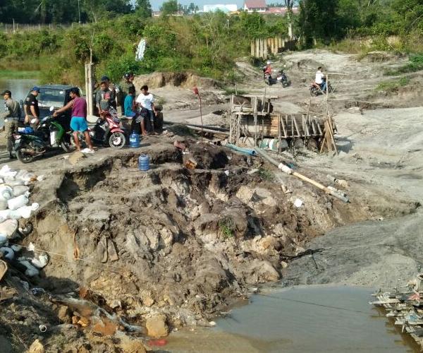 Tindaklanjuti Laporan, Satpol PP Tangkap Tambang Ilegal Samping Bandara